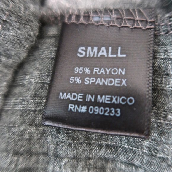 Me to We Long Sleeve Criss Cross V Neck Crop Top - Picture 6 of 6